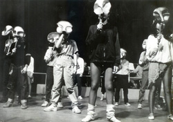 מאחורי המסיכות – 1984 הפקה